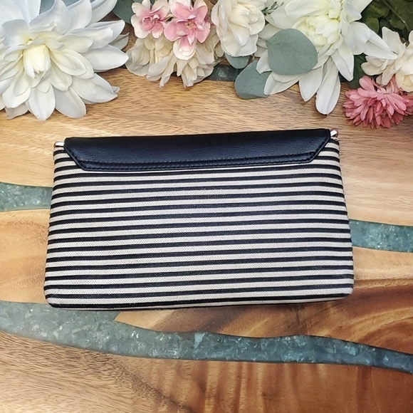 Kate Spade Houston Street Fabric Loula Crossbody Purse - Picture 2 of 12